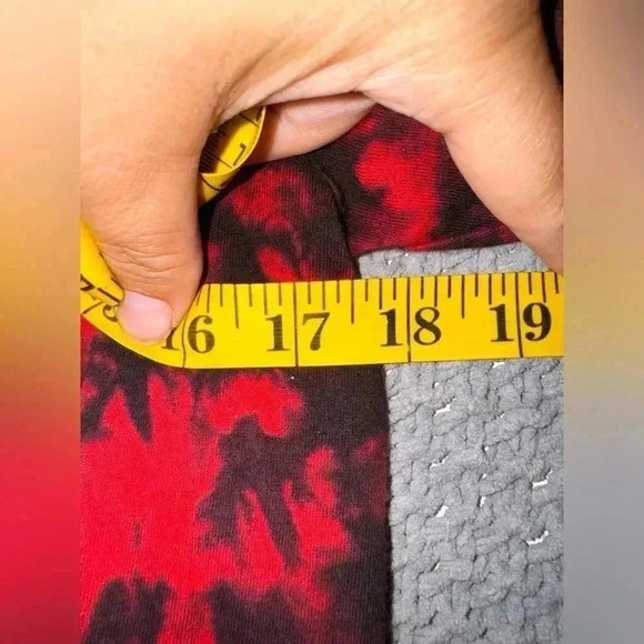 Selena Officially Licensed Short Sleeve Tie Die Graphic Tee Shirt XS Extra Small - Picture 6 of 7